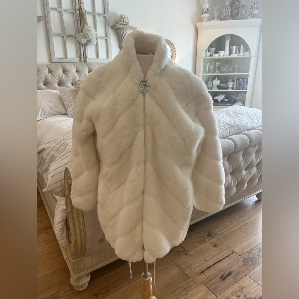 St. John - Marie Gray Cream Faux Plush Fur Jacket